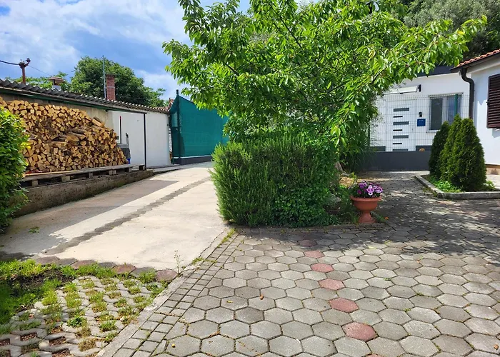 Bruno Studio Apartment - With Private Parking