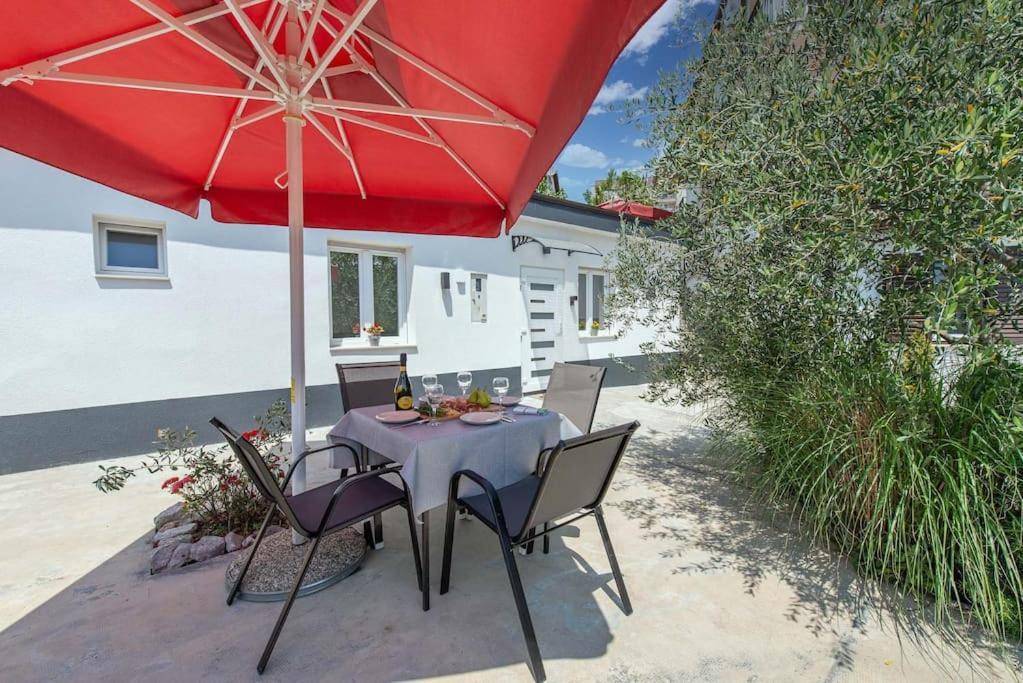 Apartman Bruno - With Private Parking