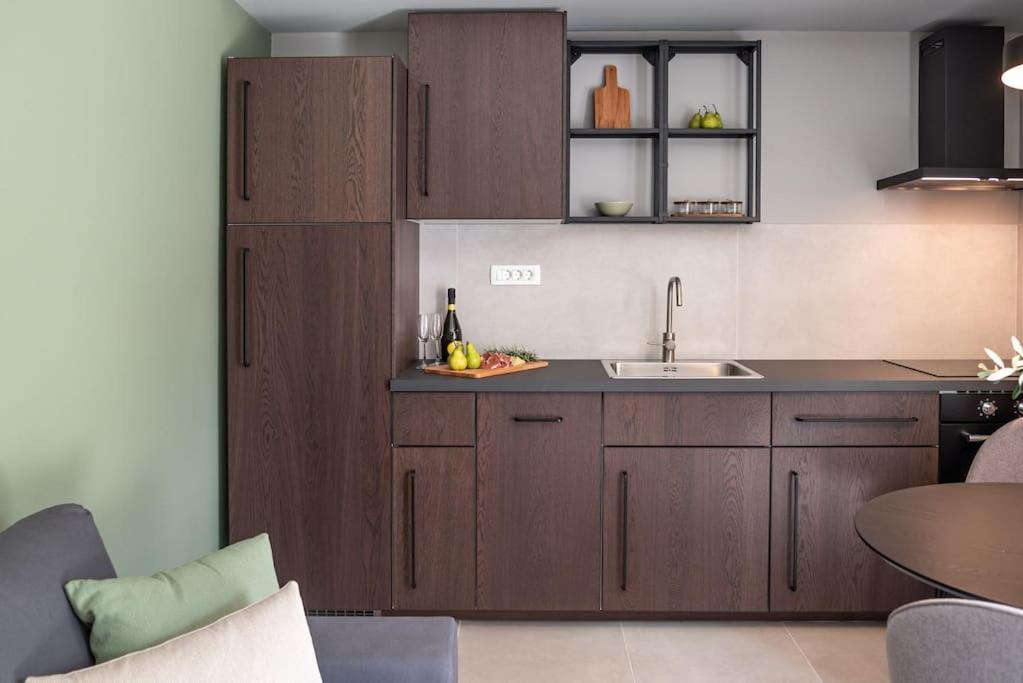 Apartment Bruno - With Private Parking