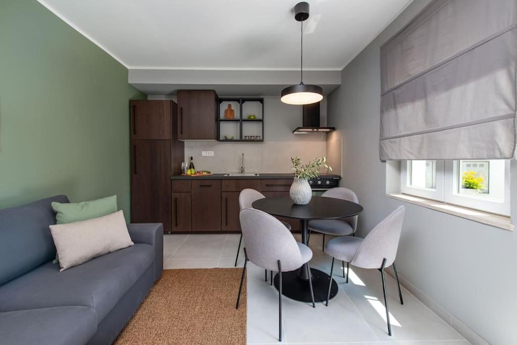 Bruno - With Private Parking Apartment Rijeka