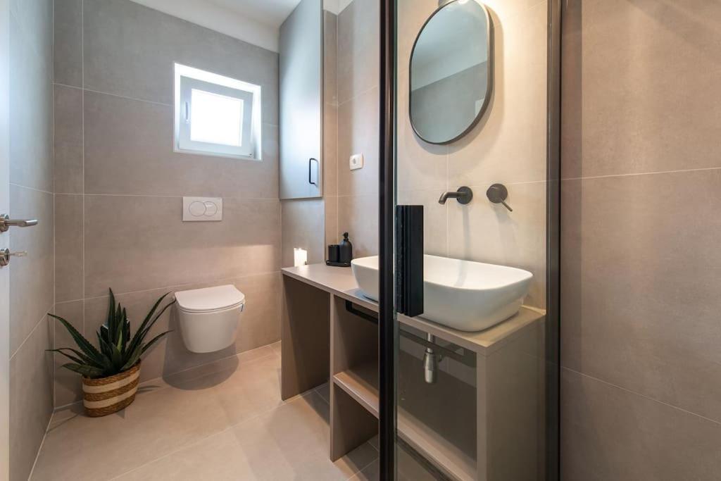 Bruno - With Private Parking Apartment